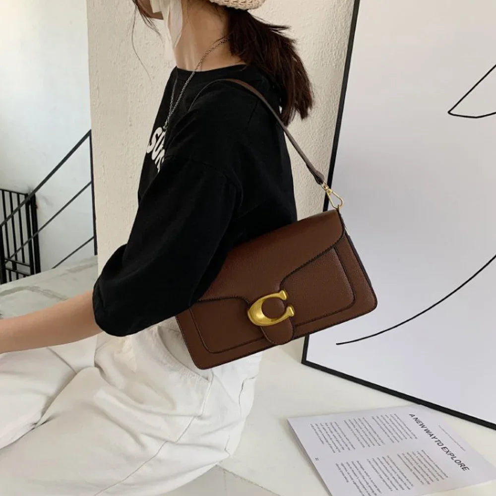 This year's new fashionable underarm shoulder bag with two shoulder straps and a diagonal small square bag