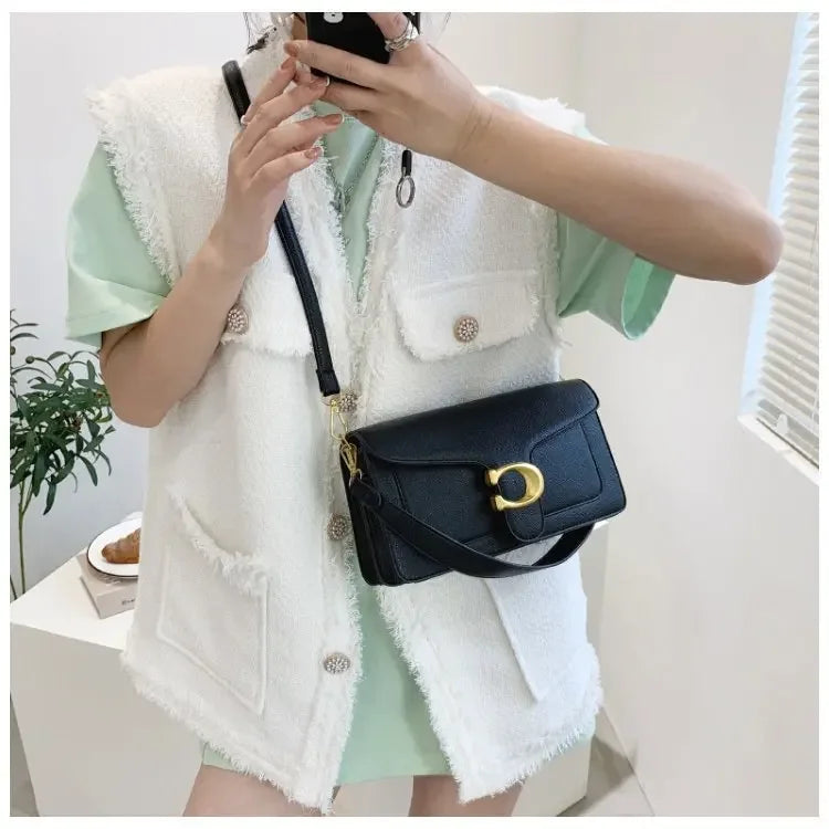 This year's new fashionable underarm shoulder bag with two shoulder straps and a diagonal small square bag