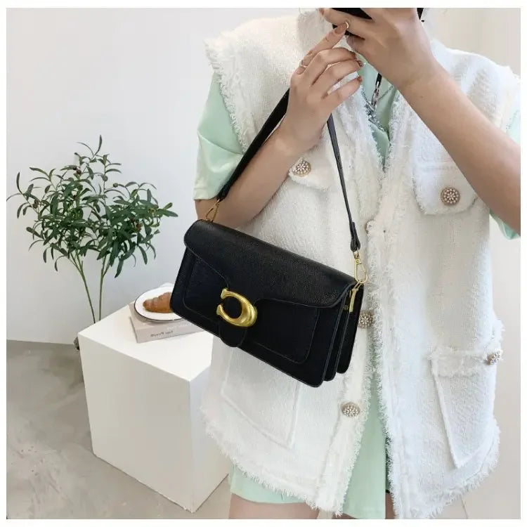 This year's new fashionable underarm shoulder bag with two shoulder straps and a diagonal small square bag